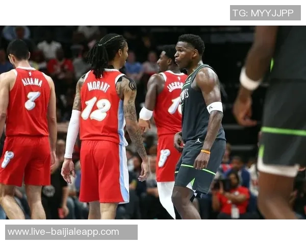 湖媒建议球队全力引进迪文岑佐提升进攻火力三分球将助力球队表现 湖媒建议球队全力引进迪文岑佐提升进攻火力三分球将助力球队表现